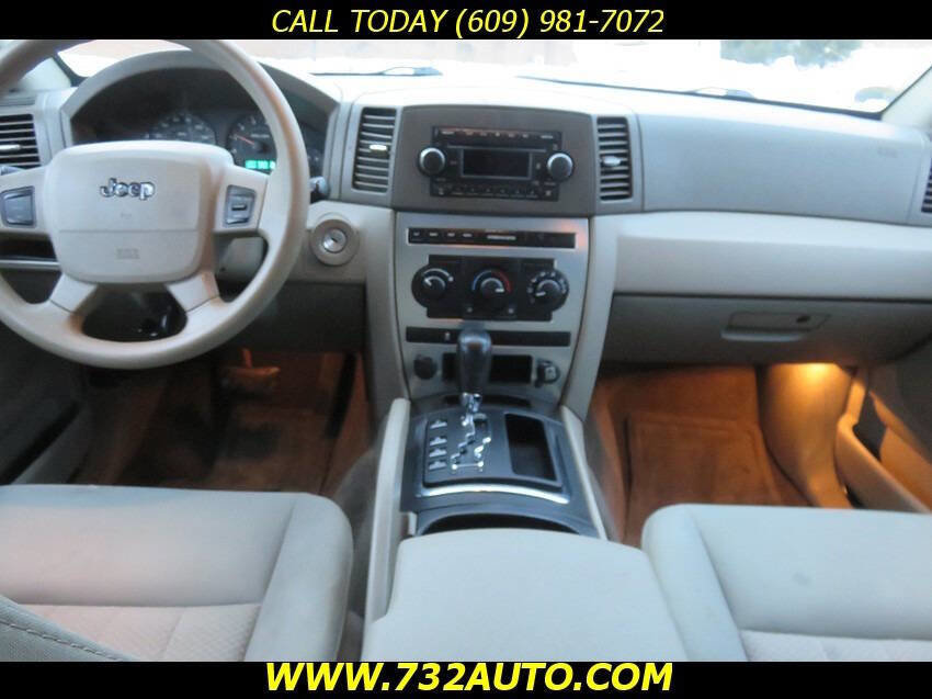 Used 2006 Jeep Grand Cherokee Laredo AWD/4WD image 17