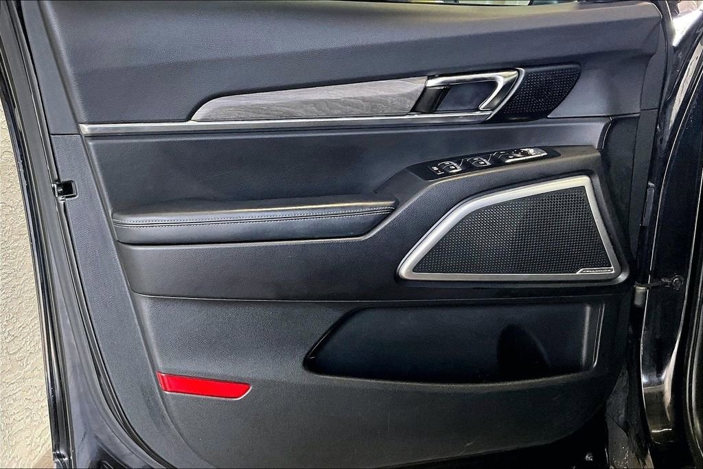 Used 2022 Kia Telluride EX image 2