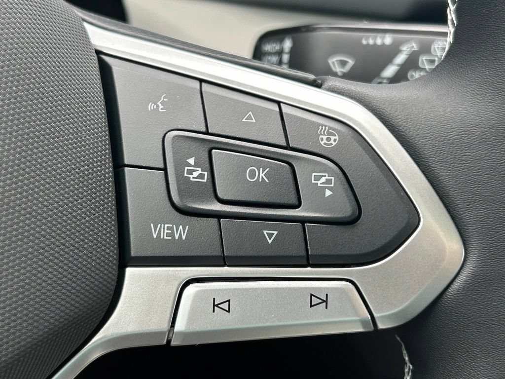 New 2026 Volkswagen Taos SE w/ Panoramic Sunroof Package FWD image 28