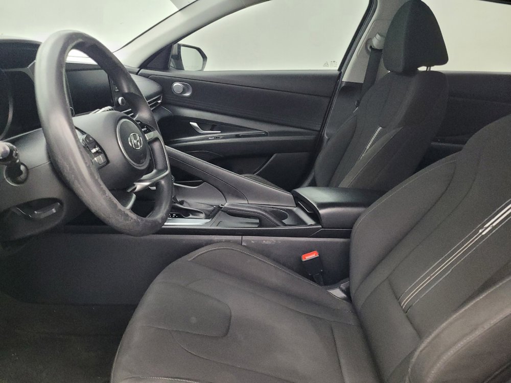 Used 2022 Hyundai Elantra SEL FWD image 17