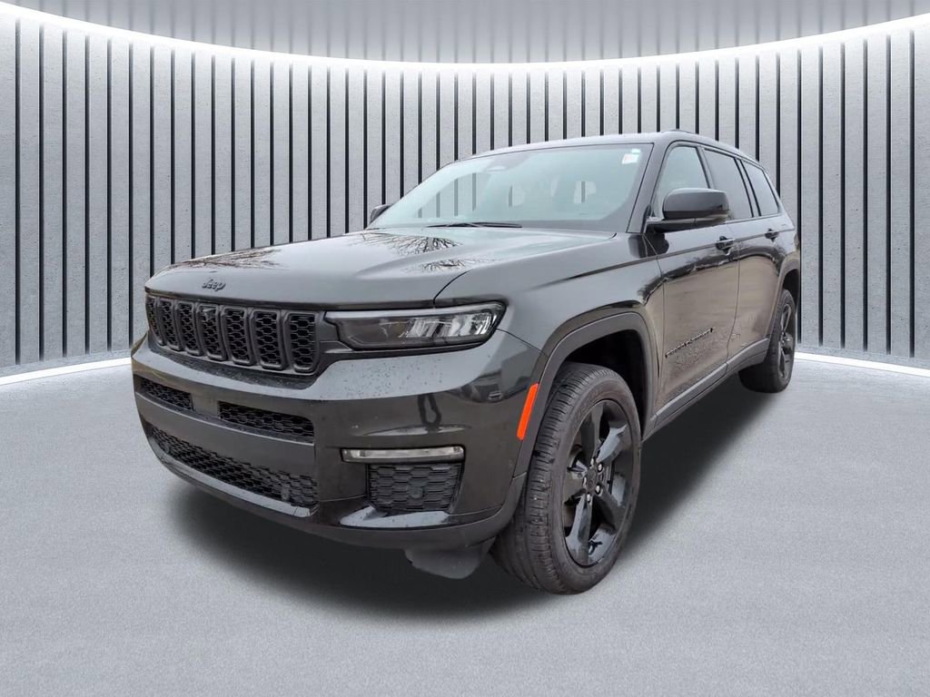 Used 2025 Jeep Grand Cherokee L Limited w/ Luxury Tech Group II image 16