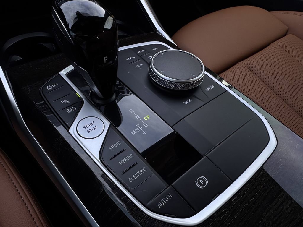 Used 2022 BMW 330e w/ Convenience Package image 19