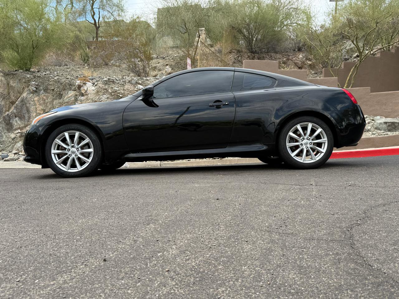Used 2012 INFINITI G37 x w/ Premium Pkg AWD/4WD image 3