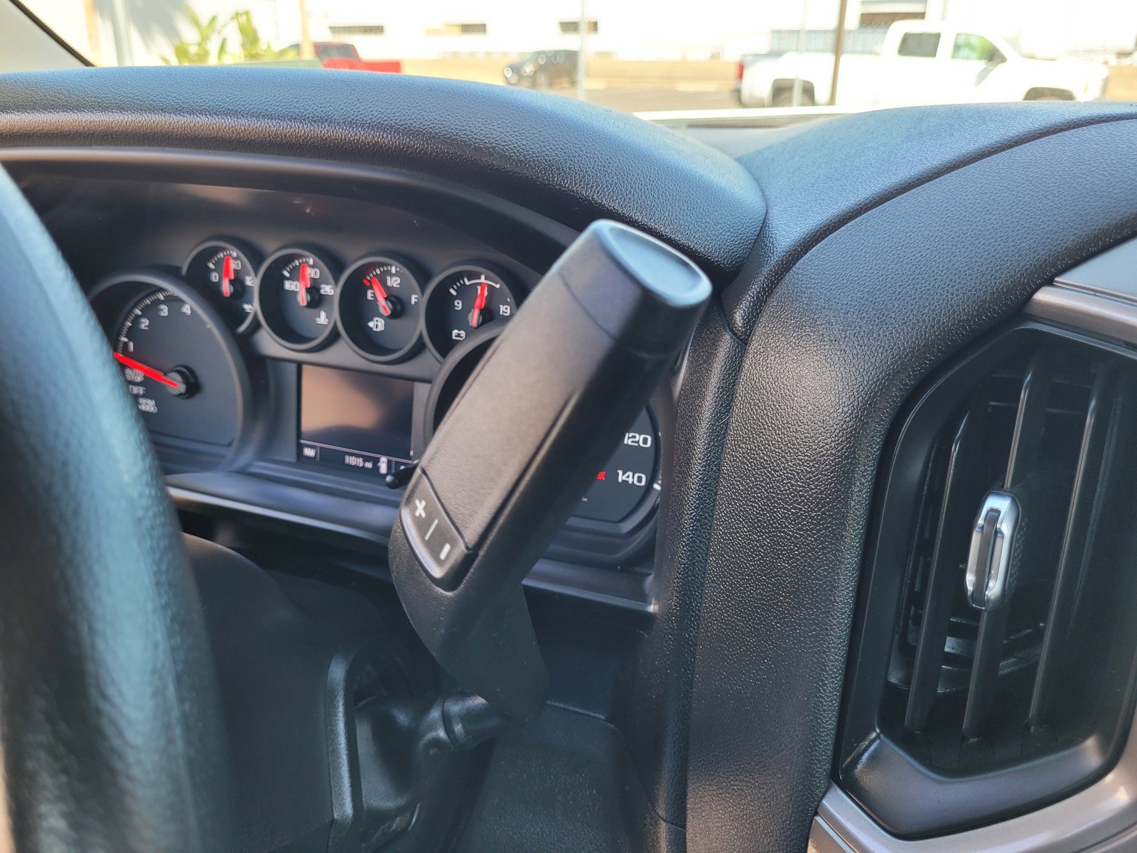 Used 2025 Chevrolet Silverado 1500 W/T image 21
