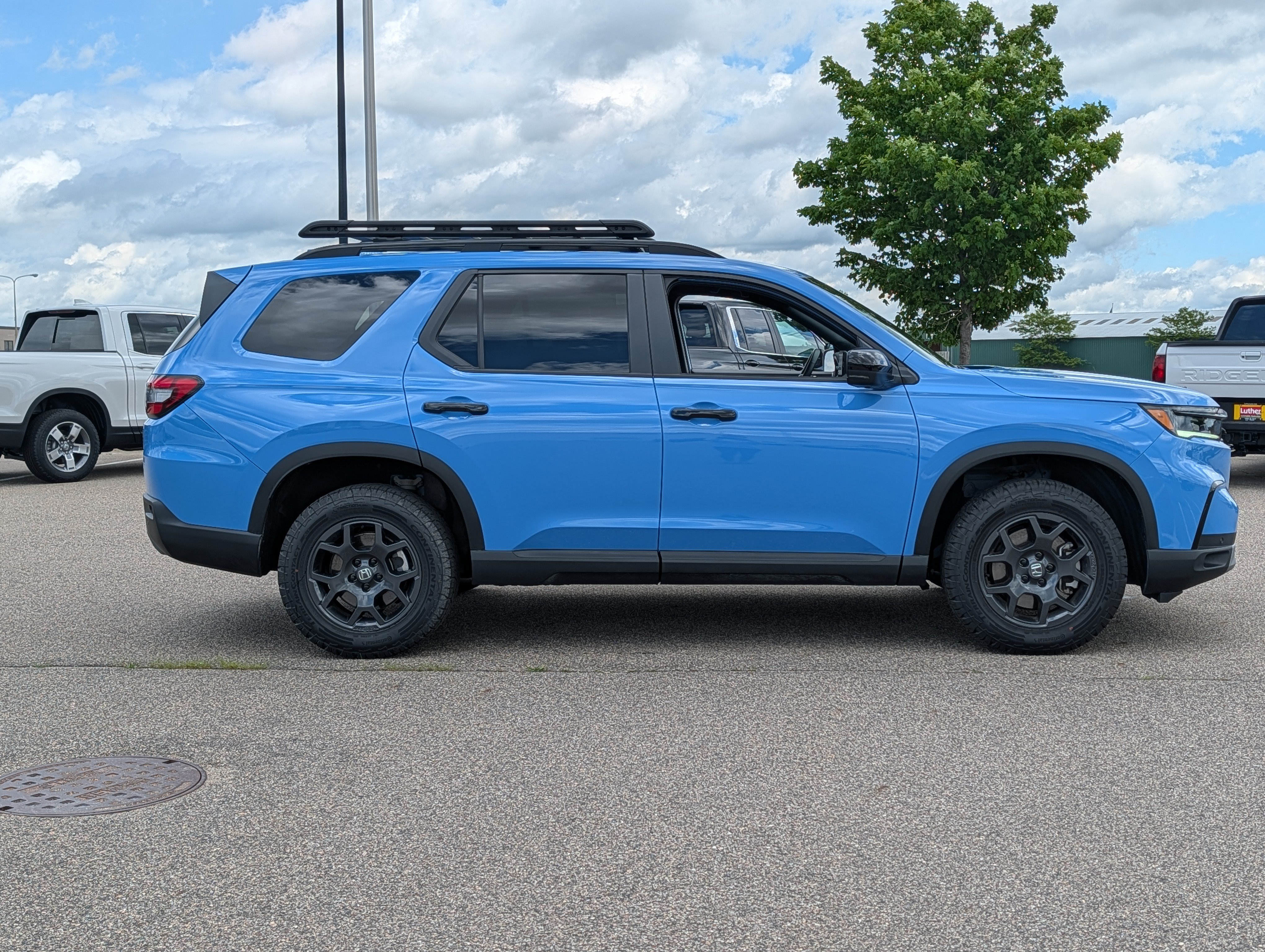 Certified 2025 Honda Pilot TrailSport image 9