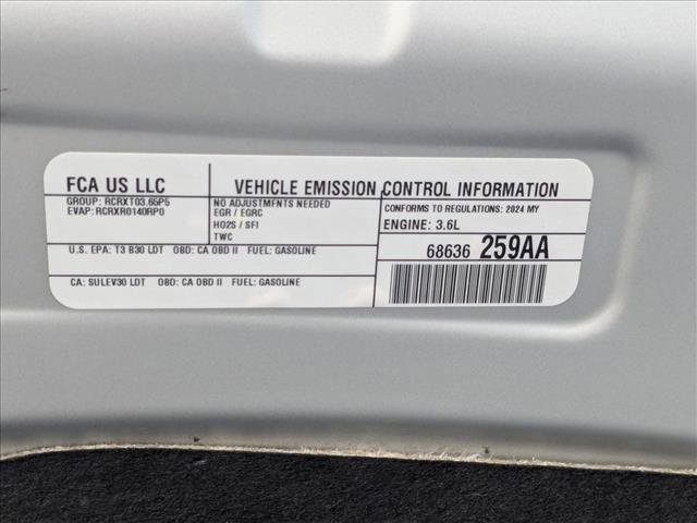 Used 2024 Chrysler Pacifica Touring-L image 23