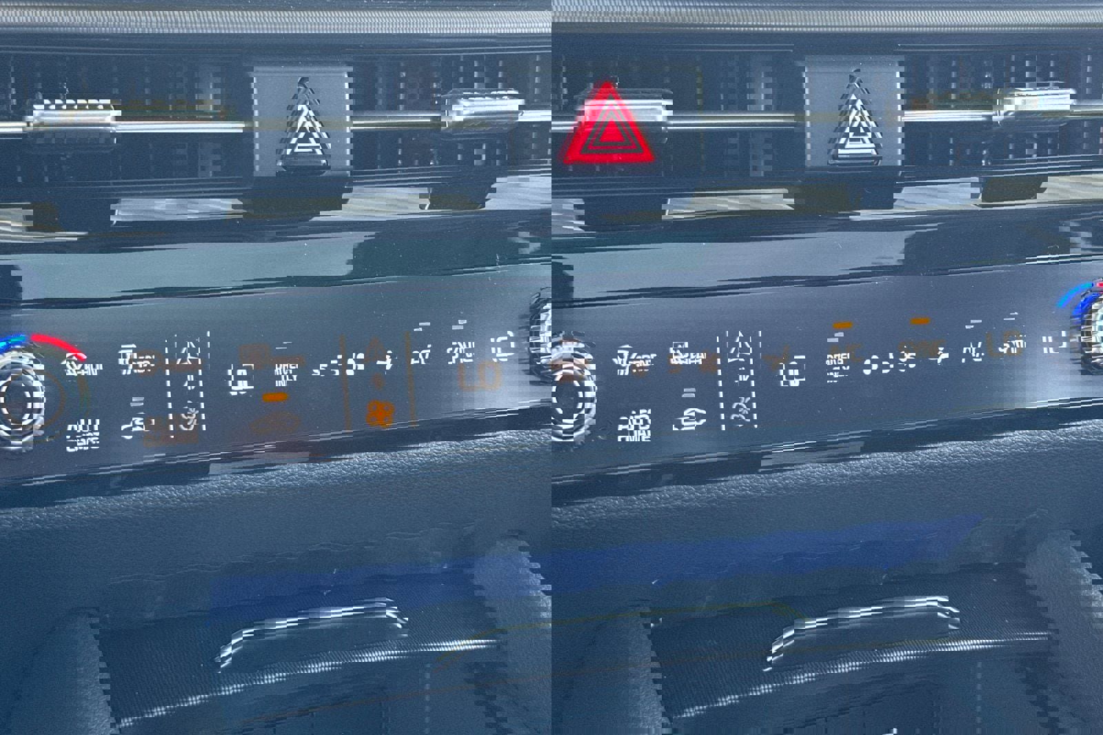 New 2026 Kia Sportage EX w/ EX Panoramic Sunroof Package image 21