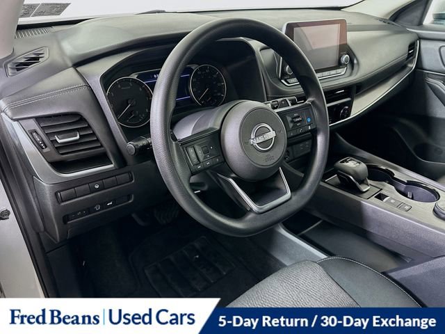 Used 2024 Nissan Rogue SV image 11