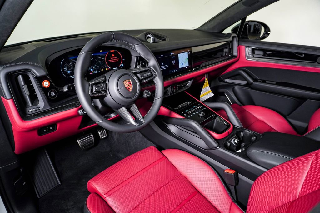 New 2026 Porsche Cayenne GTS image 4