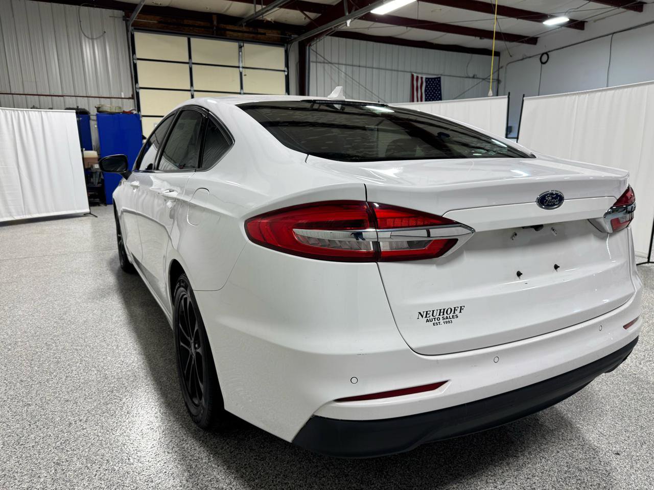 Used 2020 Ford Fusion SE image 3