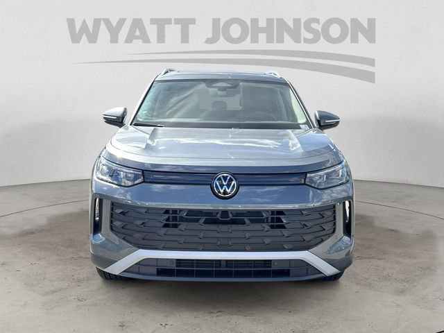 New 2025 Volkswagen Tiguan SE image 8