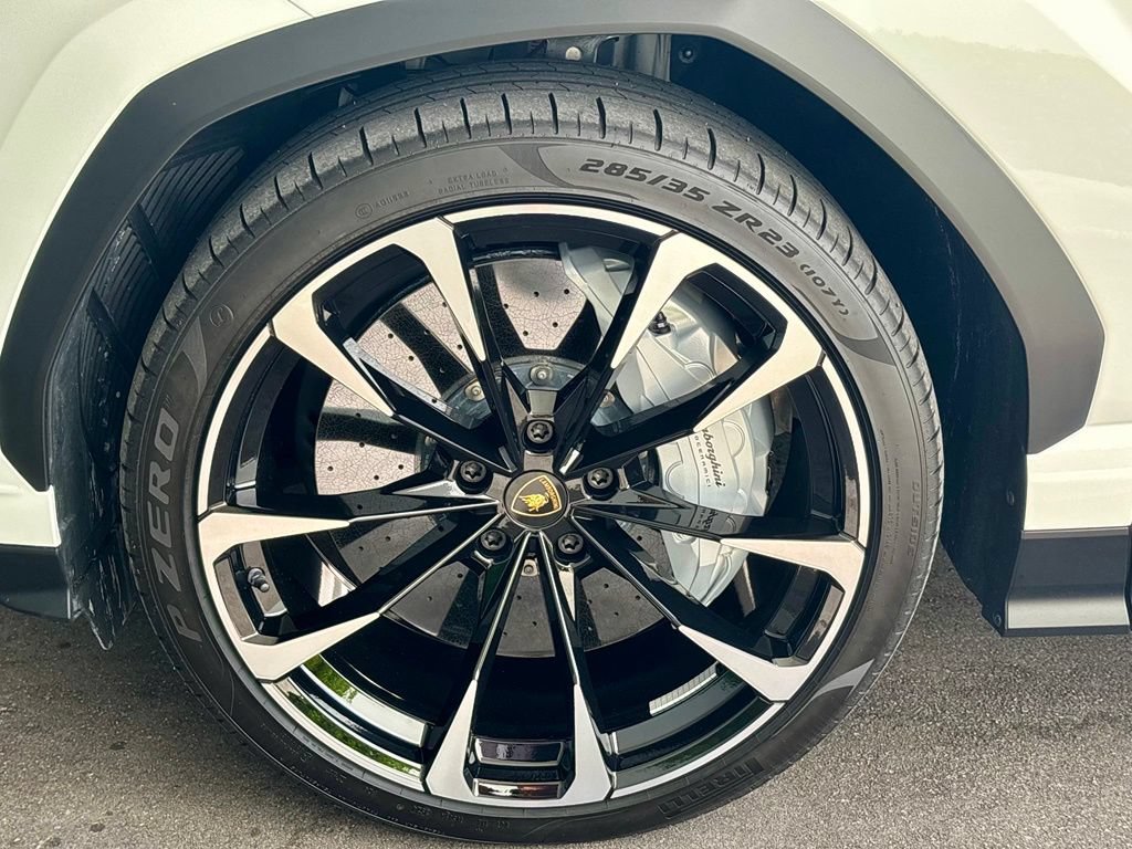 Used 2024 Lamborghini Urus S AWD/4WD image 15
