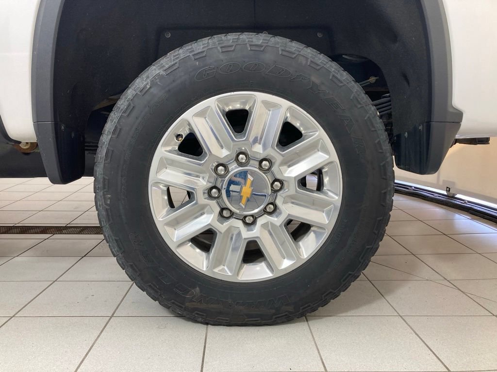 Used 2024 Chevrolet Silverado 3500 High Country w/ High Country Premium Package AWD/4WD image 28