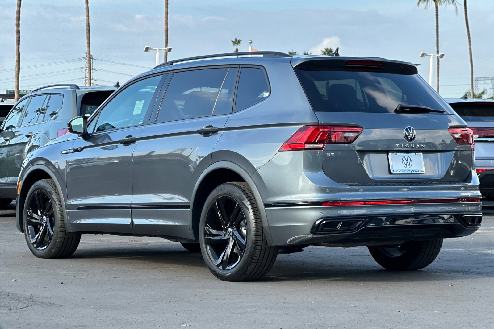 Certified 2024 Volkswagen Tiguan SE R-Line image 6