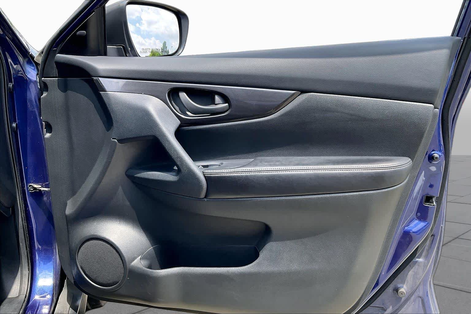 Used 2019 Nissan Rogue S FWD image 20