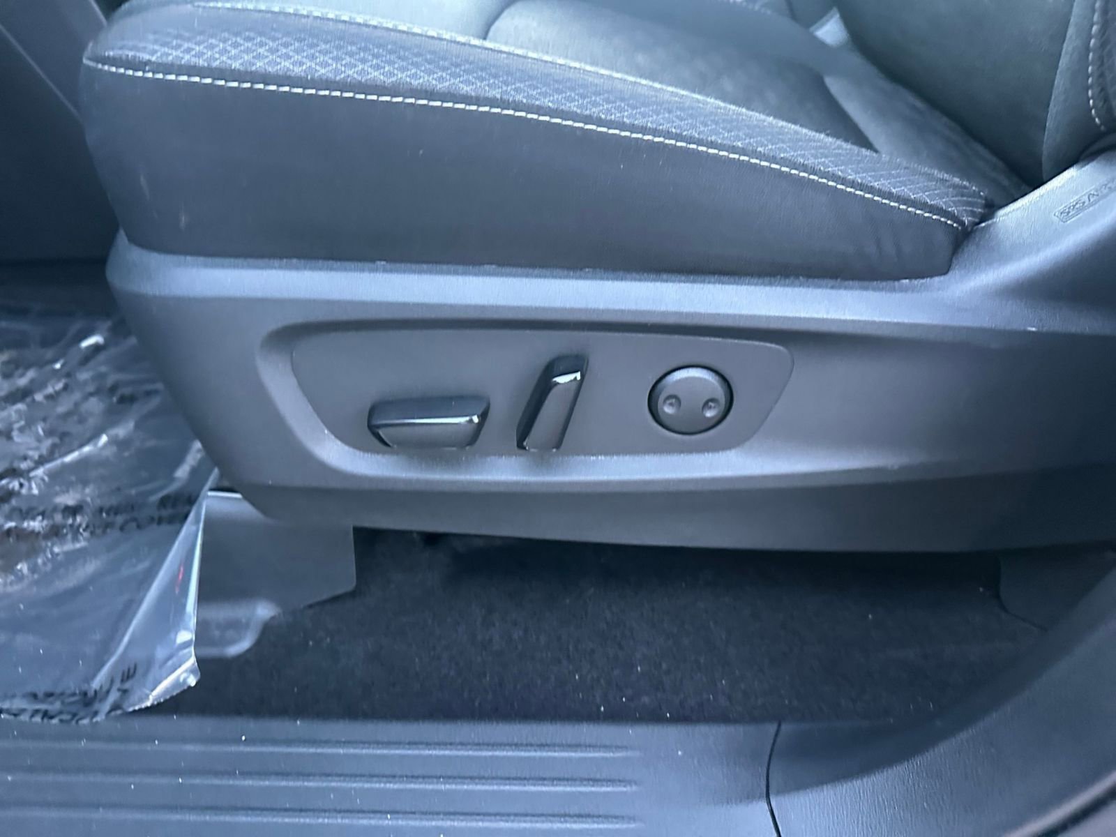 Used 2025 Nissan Pathfinder SV image 23