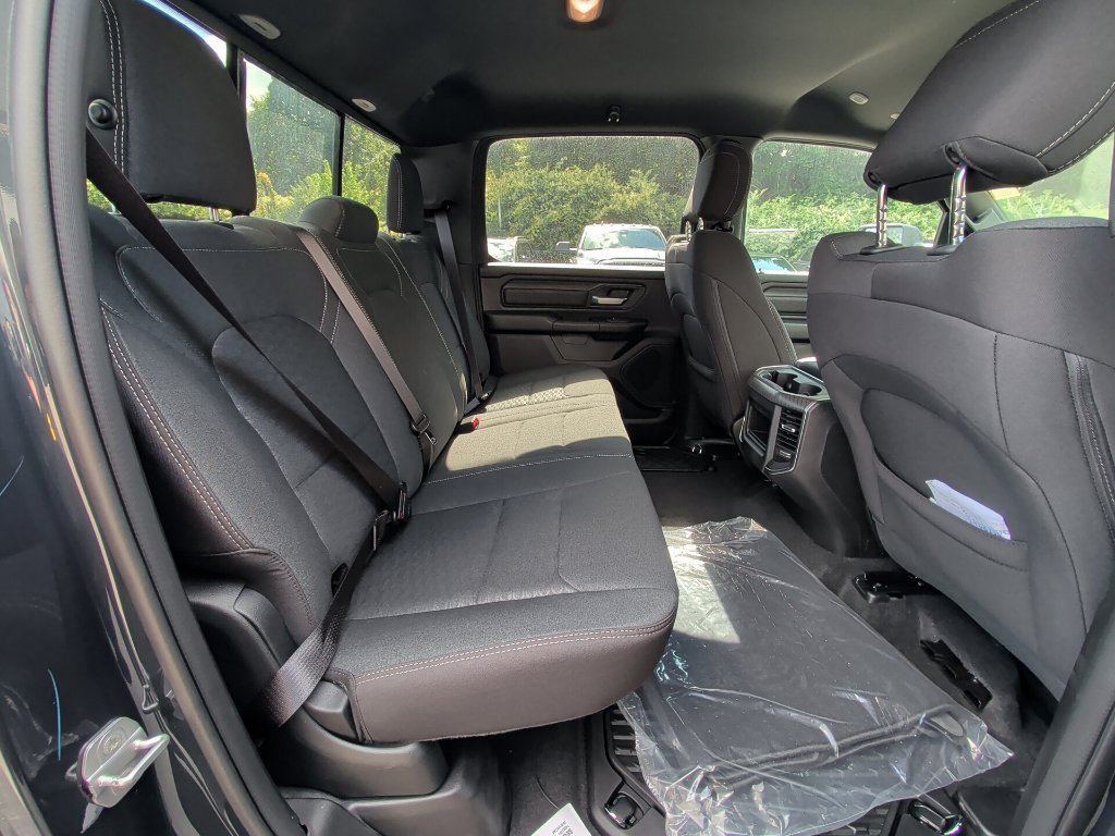 New 2026 RAM 1500 Express AWD/4WD image 15
