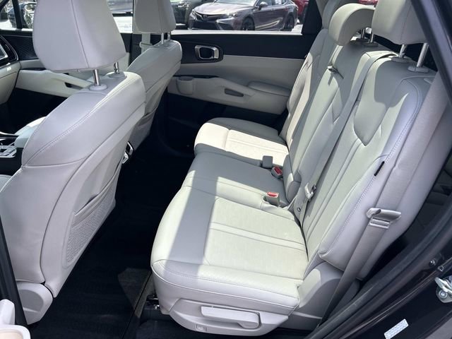 Used 2025 Kia Sorento S w/ Panoramic Sunroof Package FWD image 19