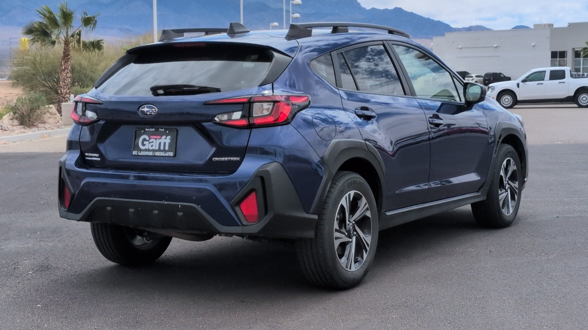 Used 2025 Subaru Crosstrek 2.5i Premium AWD/4WD image 3