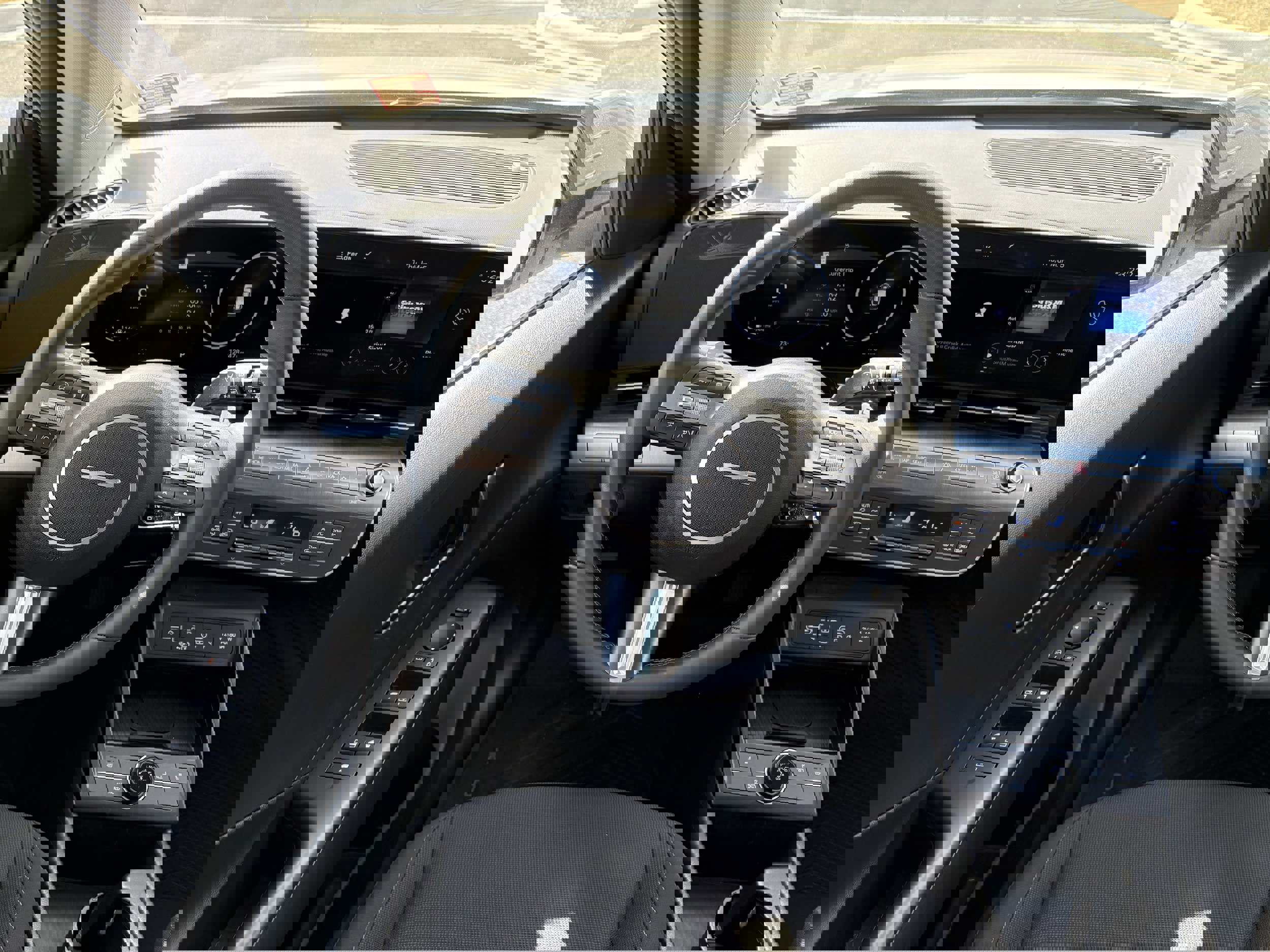 Used 2025 Hyundai Kona SEL image 14