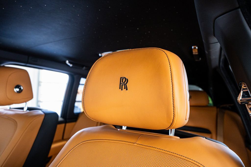 Used 2022 Rolls-Royce Cullinan Black Badge AWD/4WD image 38