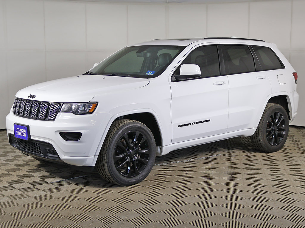 Used 2020 Jeep Grand Cherokee Altitude AWD/4WD image 8