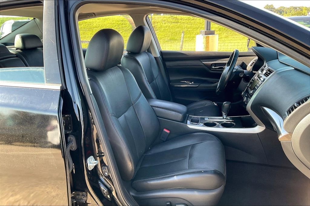 Used 2015 Nissan Altima 2.5 SL w/ Moonroof Package image 7