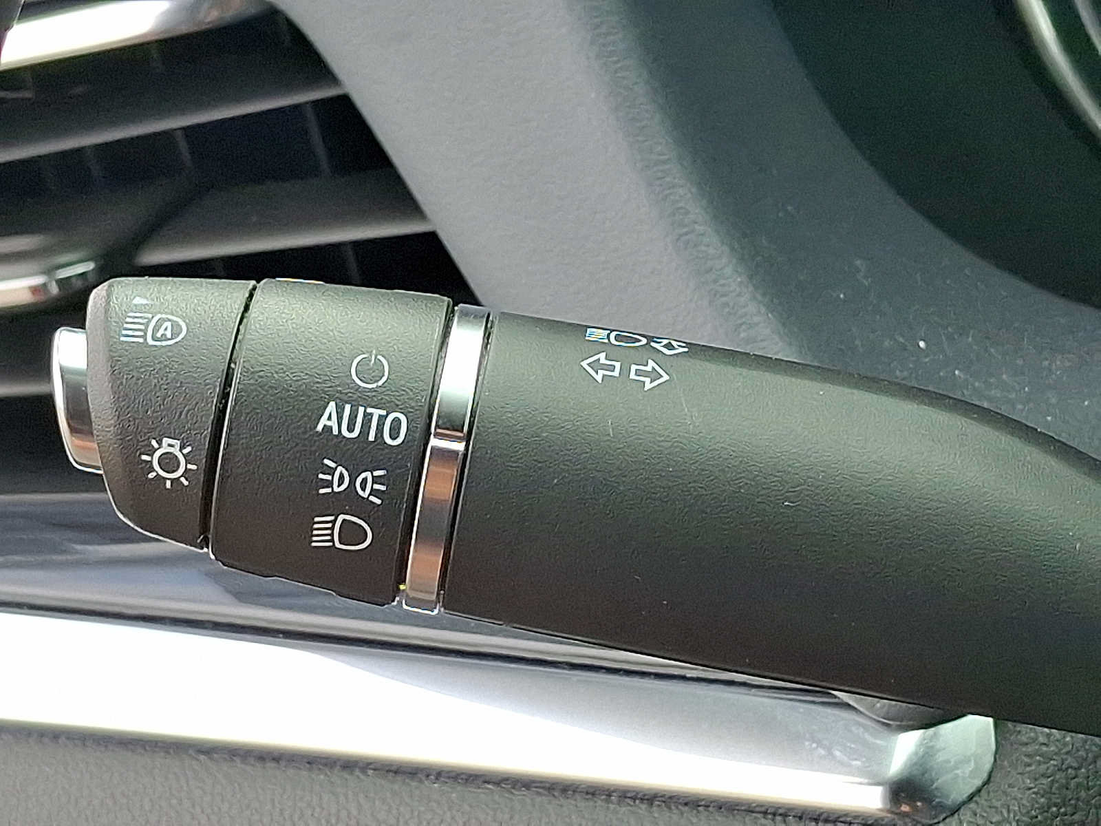 Certified 2023 Buick Enclave Essence FWD image 24