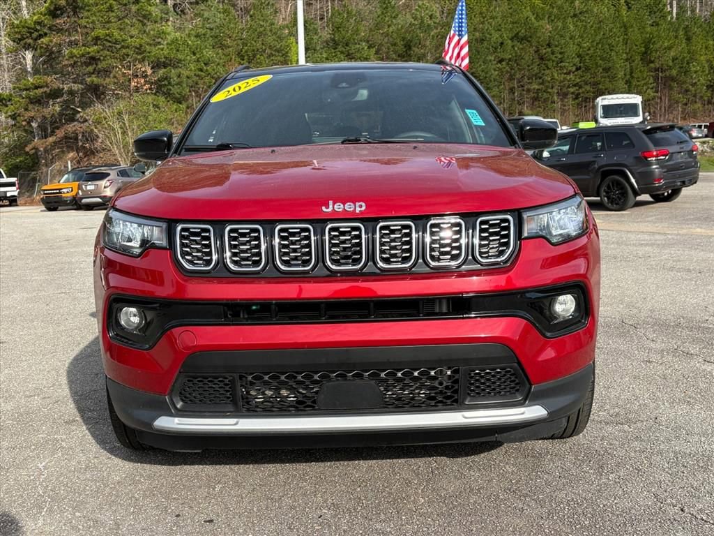 Used 2025 Jeep Compass Limited AWD/4WD image 2