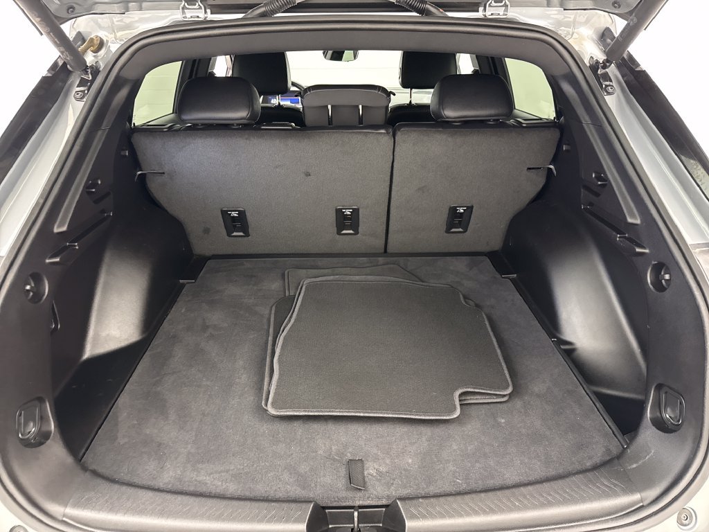Used 2025 Chevrolet Equinox EV LT w/ Convenience Package II FWD image 23