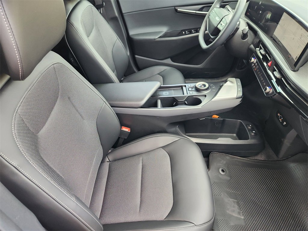 New 2025 Kia EV6 Light w/ Light LR Technology Package image 11