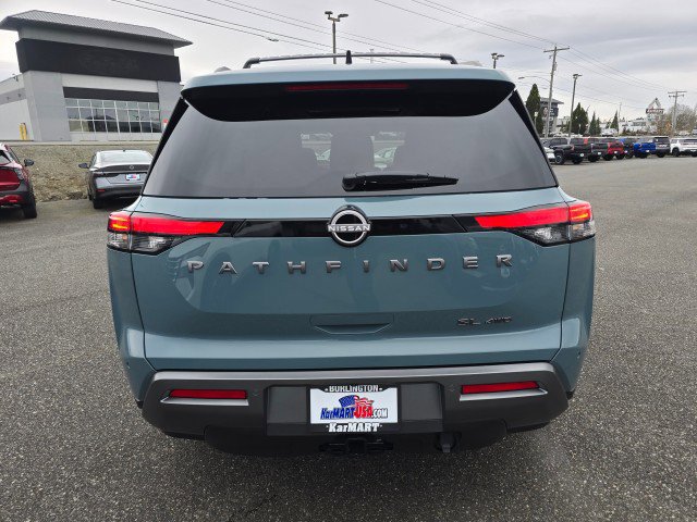 New 2026 Nissan Pathfinder SL image 4