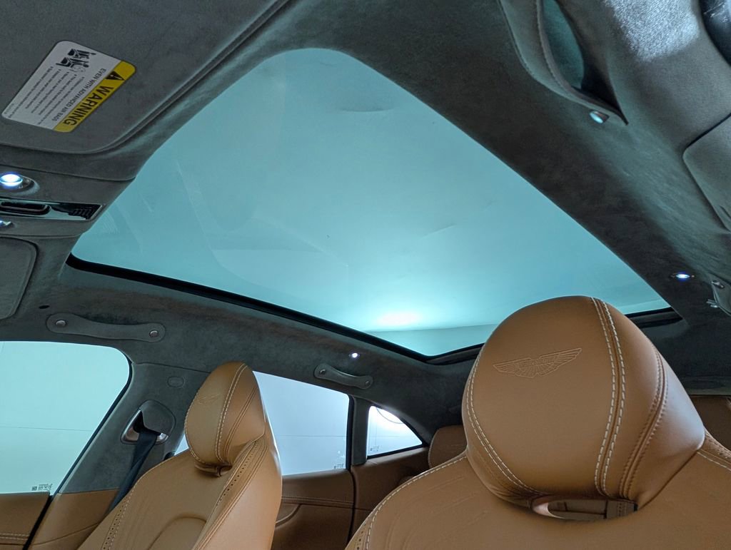 Used 2021 Aston Martin DBX AWD/4WD image 29