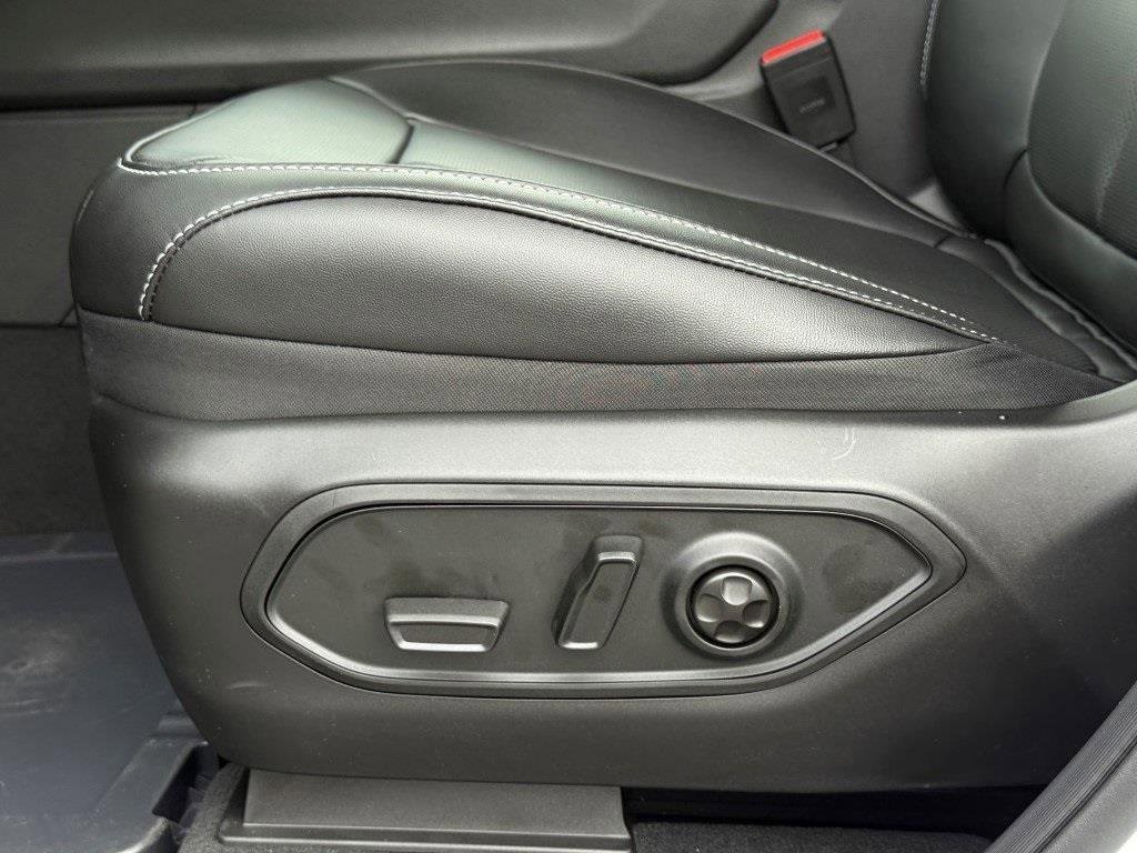 New 2025 Jeep Grand Cherokee L Limited w/ Luxury Tech Group II image 21