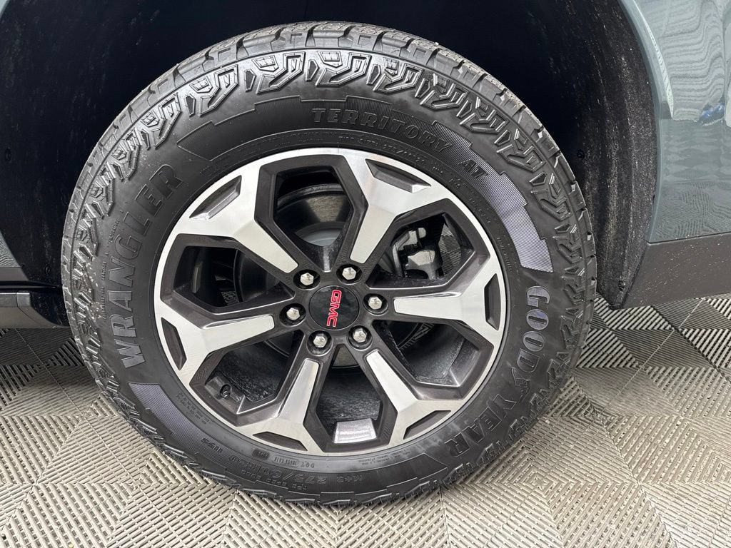 New 2026 GMC Yukon XL AT4 Ultimate w/ LPO, Get Active Package AWD/4WD image 4