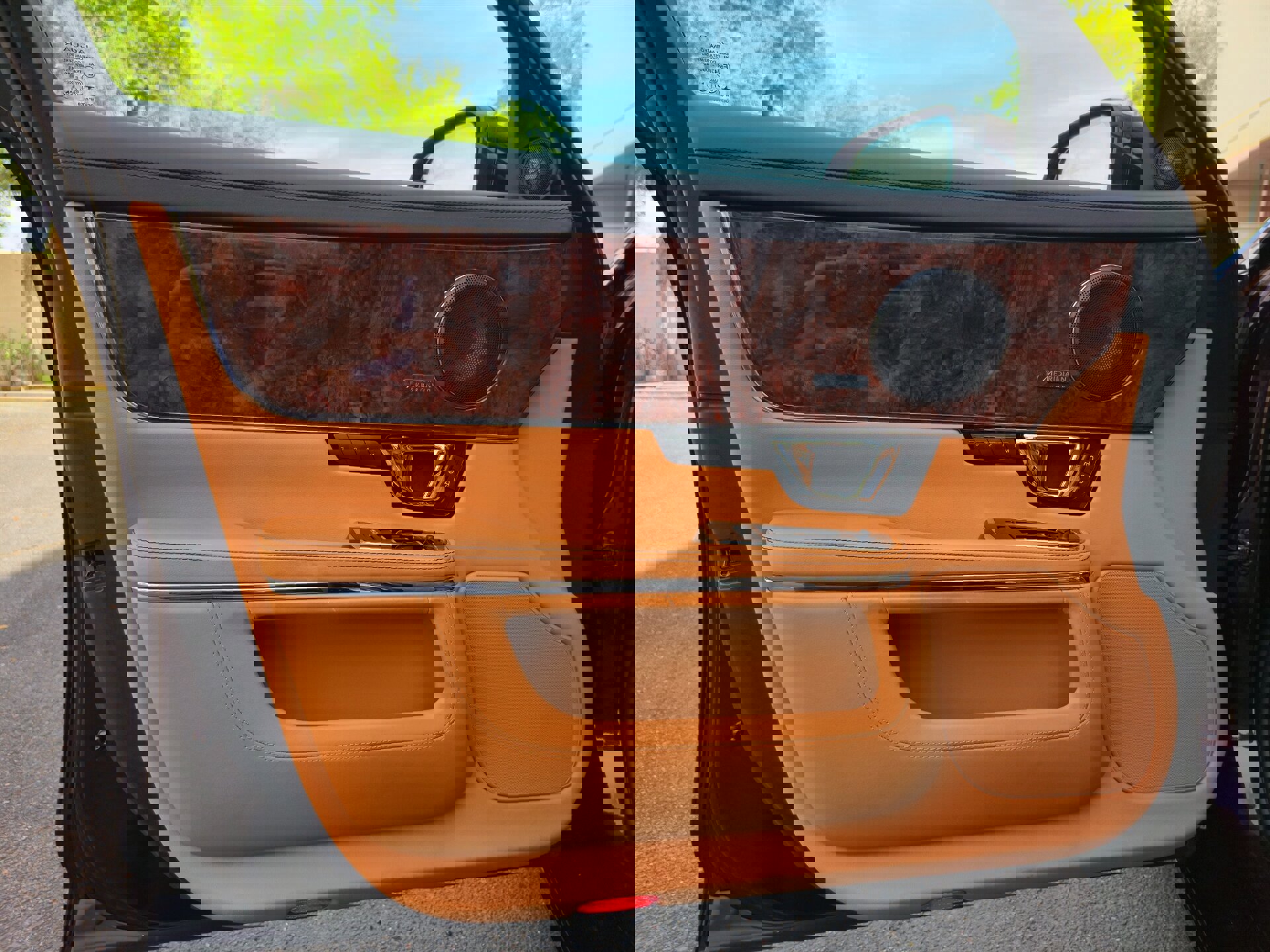 Used 2018 Jaguar XJ L Portfolio image 12