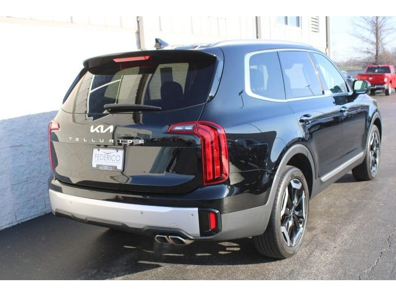 Used 2024 Kia Telluride S w/ S Sunroof Package image 3