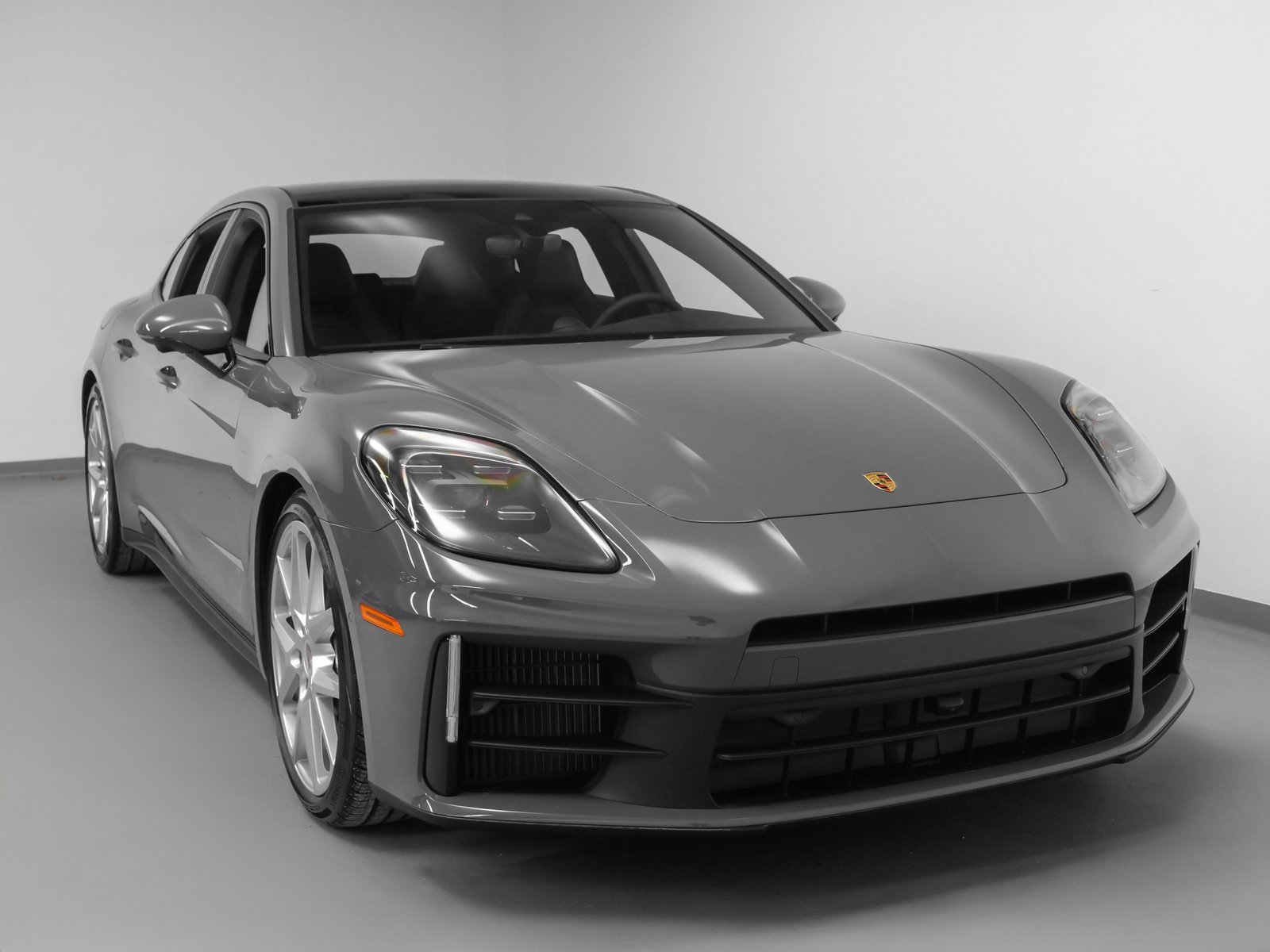Certified 2025 Porsche Panamera 4 image 10