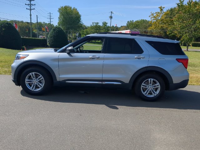 Used 2022 Ford Explorer XLT w/ Equipment Group 202A RWD image 10
