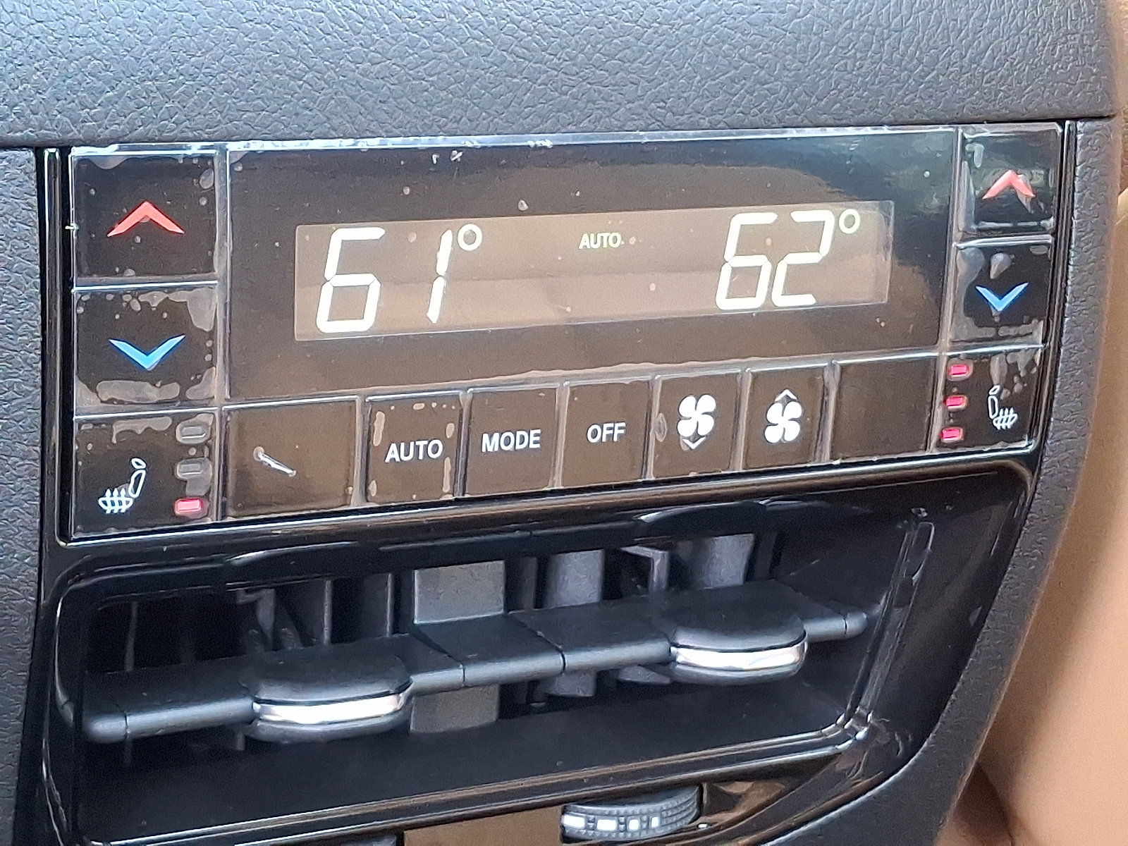 New 2025 Jeep Grand Cherokee L Summit w/ Luxury Tech Group V image 8