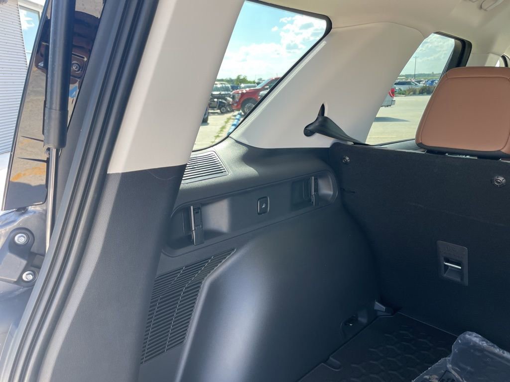 New 2025 Ford Bronco Sport Outer Banks w/ Sasquatch Outer Banks Package image 25