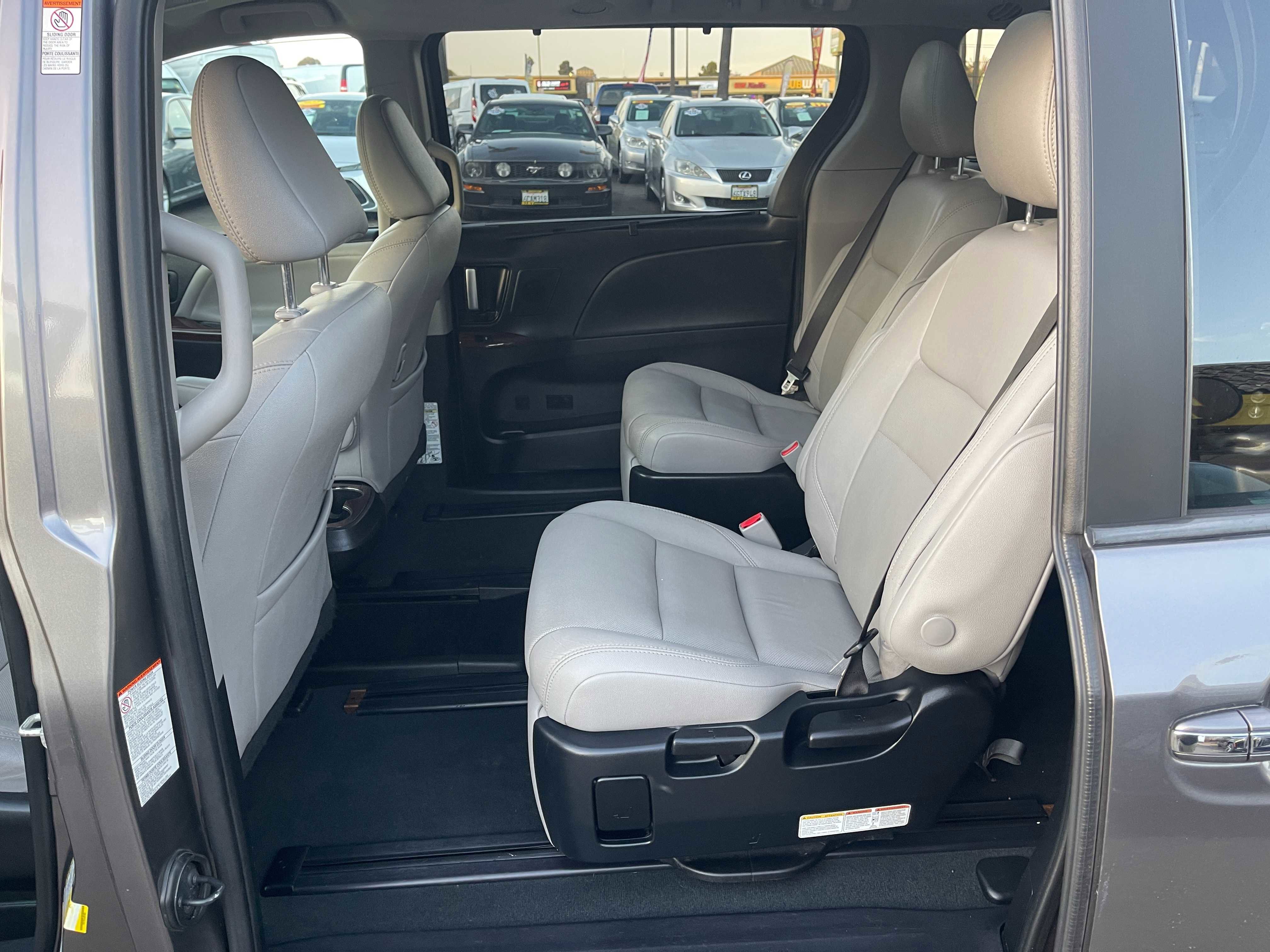 Used 2019 Toyota Sienna Limited Premium w/ Protection Package image 16