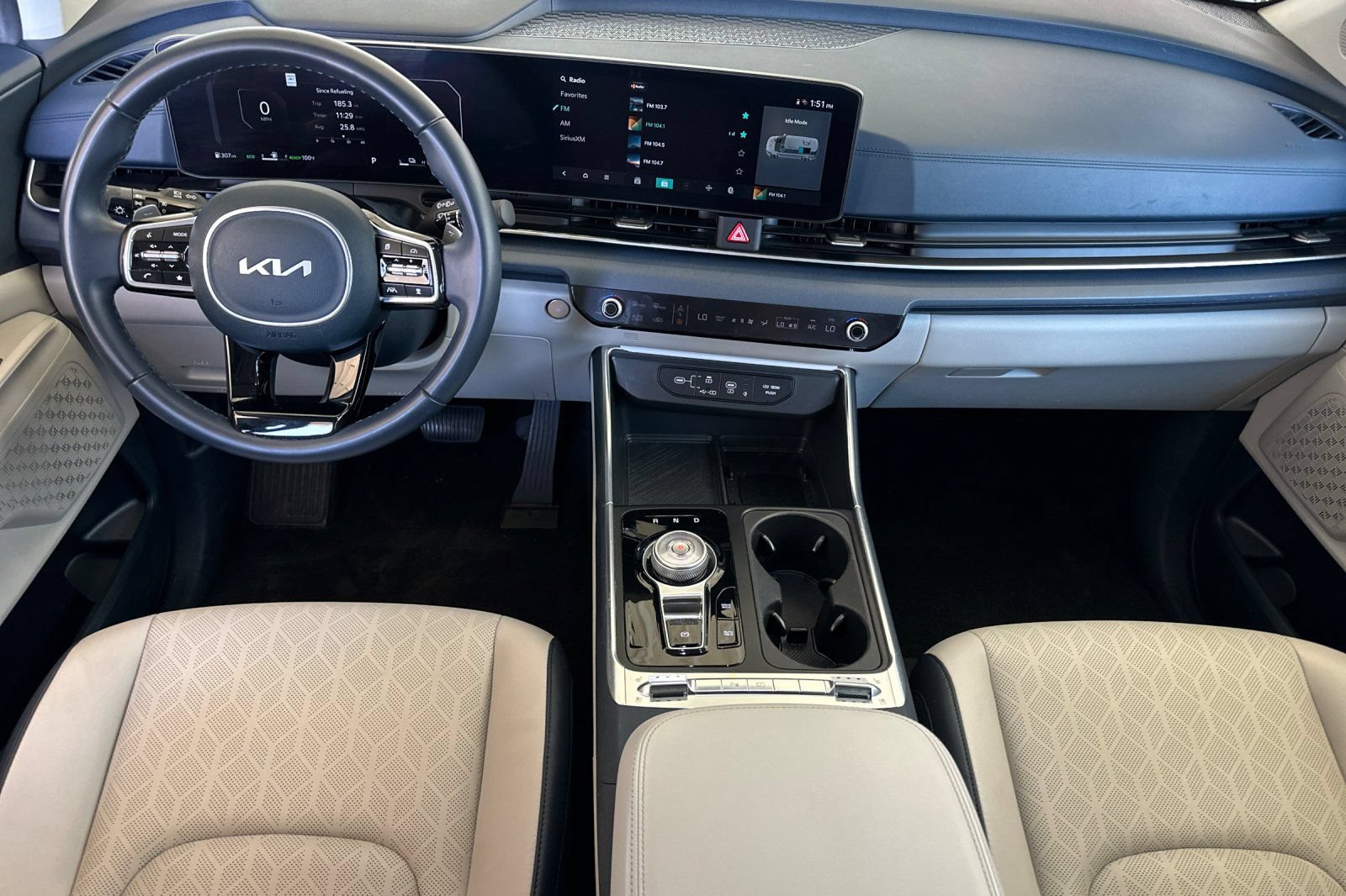 Certified 2025 Kia Carnival SX FWD image 14