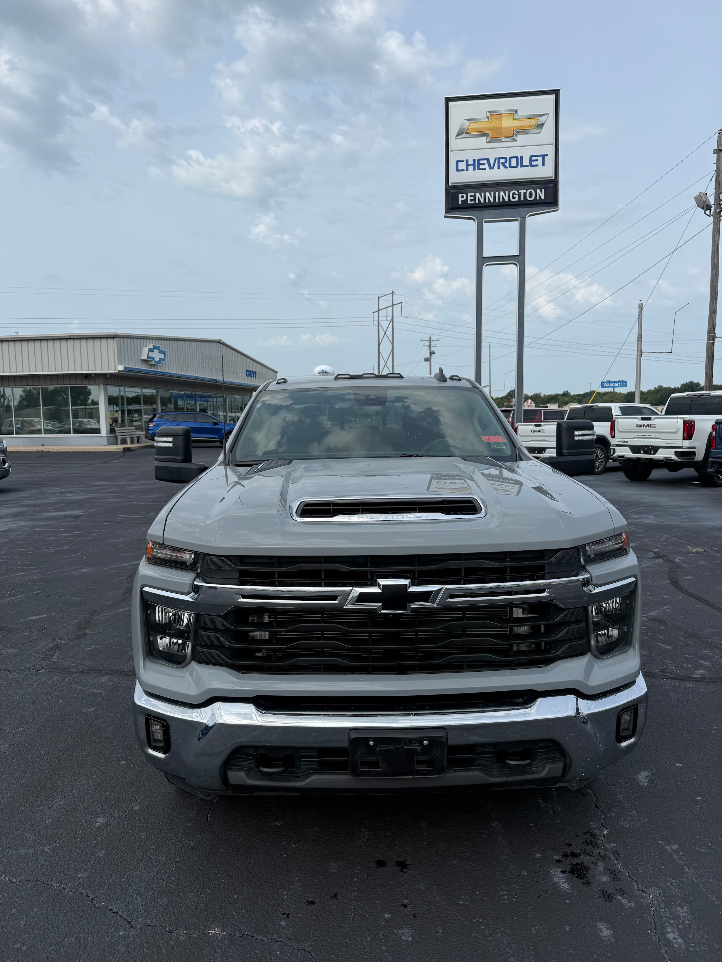 Used 2024 Chevrolet Silverado 3500 LT w/ Safety Package AWD/4WD image 3