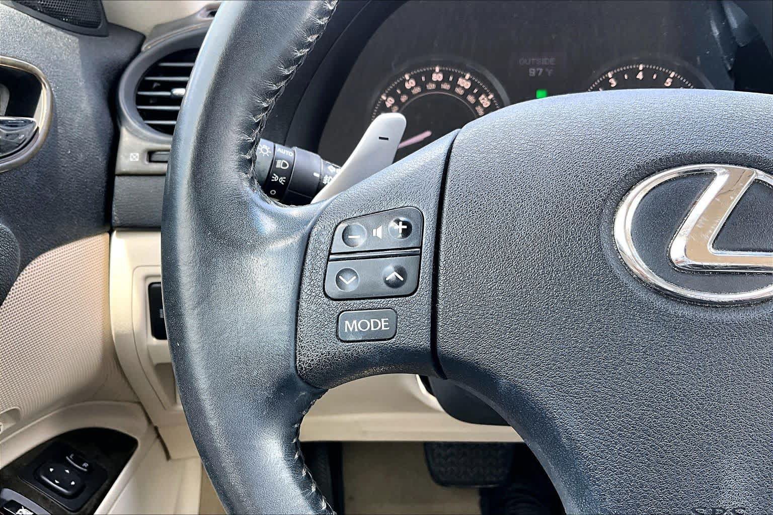 Used 2010 Lexus IS 350C RWD image 22