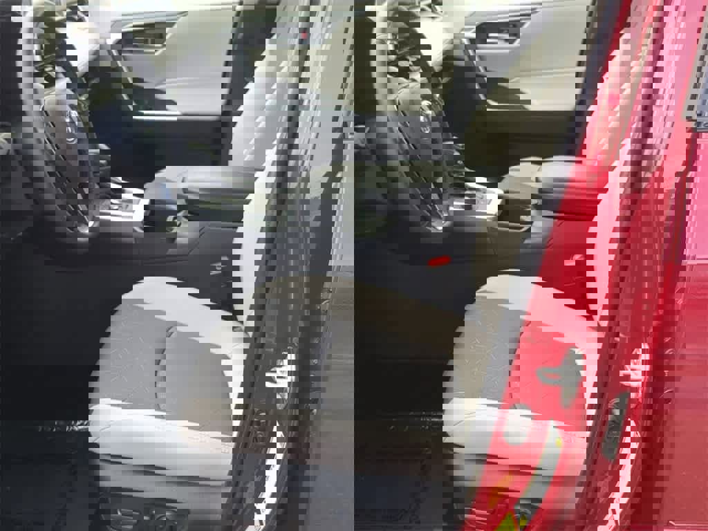 Used 2023 Toyota RAV4 XLE w/ Convenience Package image 15