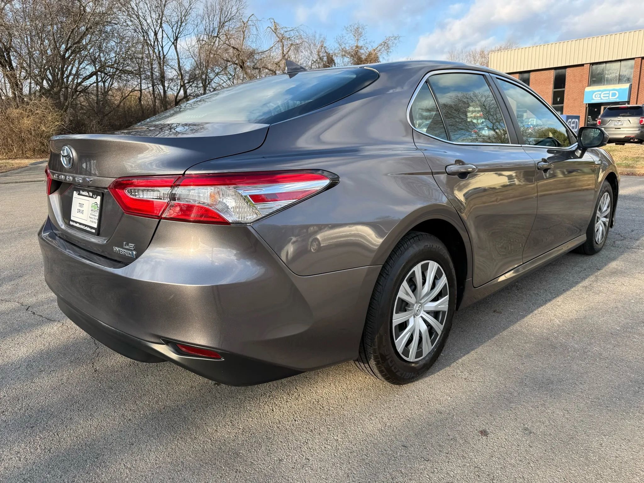 Used 2020 Toyota Camry LE image 5