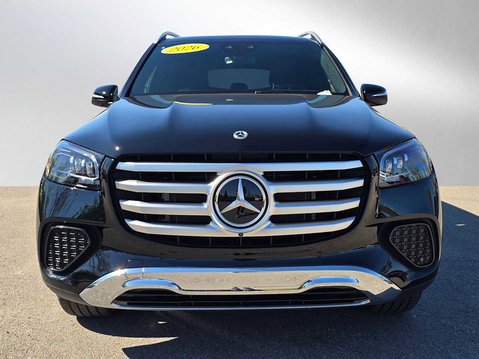 Used 2026 Mercedes-Benz GLS 450 4MATIC image 9