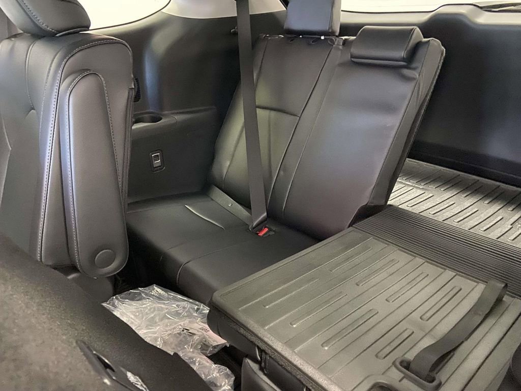 Used 2026 Toyota Highlander Limited image 16