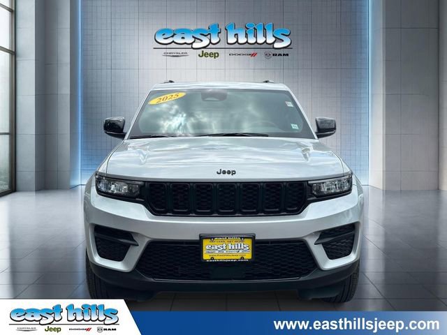 Certified 2025 Jeep Grand Cherokee Altitude AWD/4WD image 8